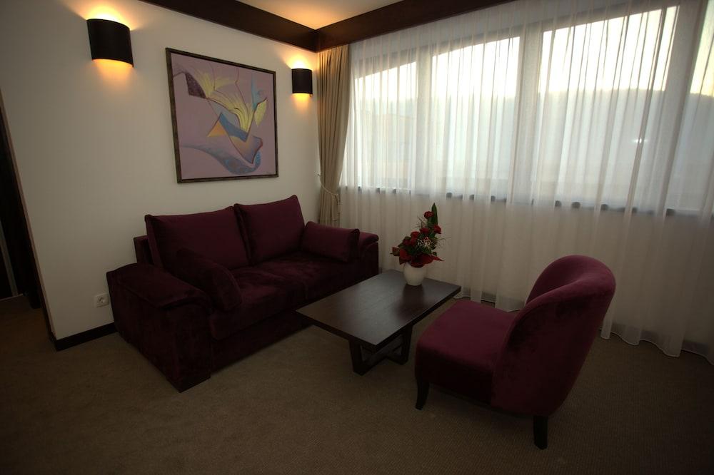 Malak Regency Hotel 5*